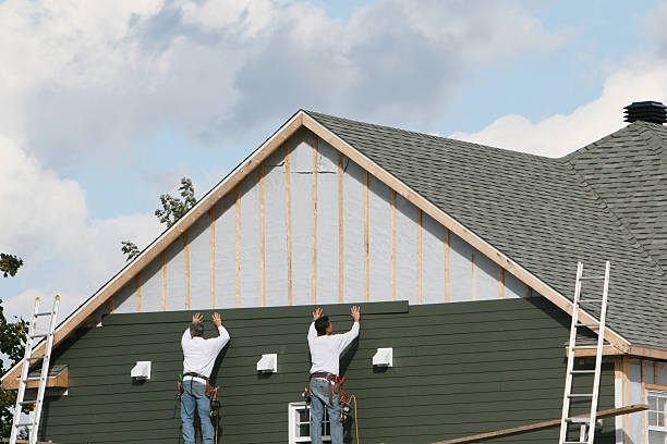 Professional Vinyl Siding technician working in Weston, OH